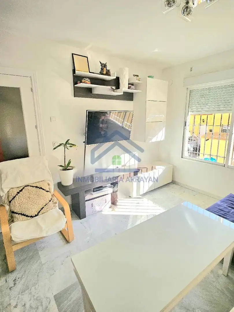 Sala de estar de Casa o chalet en venta en Ogíjares con Aire acondicionado y Balcón