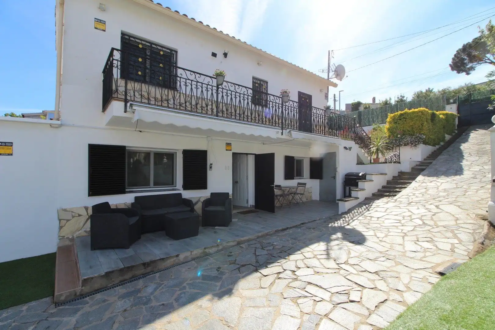 Vista exterior de Casa o xalet en venda en Lloret de Mar amb Terrassa i Piscina