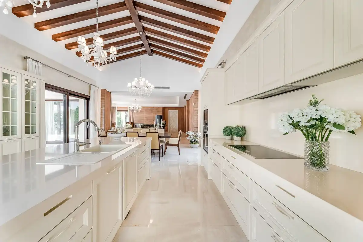 Villa mit Pool zum Verkauf in Nueva Andalucía, imagen 5