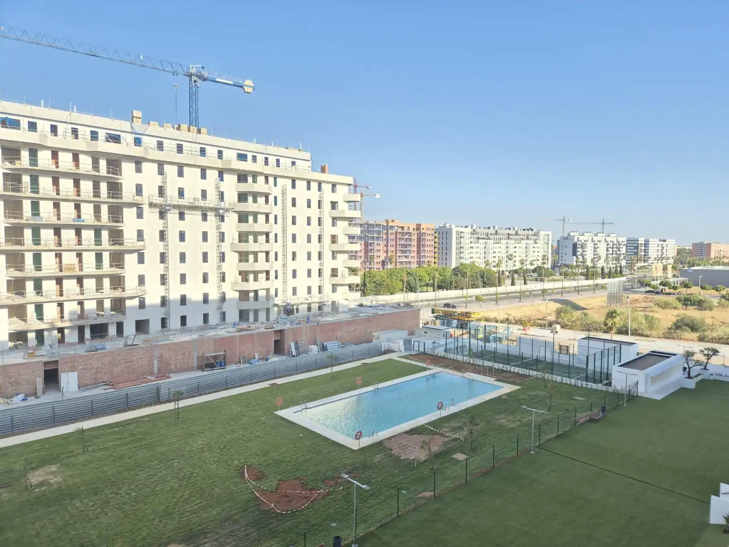 Piscina de Pis de lloguer en Dos Hermanas amb Aire condicionat, Calefacció i Terrassa