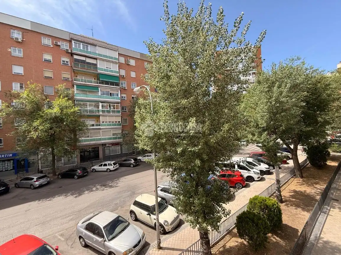 Exterior view of Study for sale in Madrid  with Air Conditioner, Alarm and Home automation