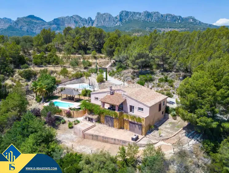 Vista exterior de Casa o chalet en venta en Altea con Terraza, Piscina y Amueblado