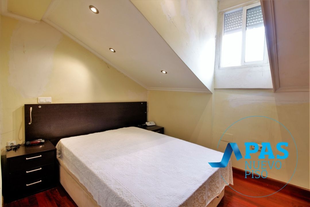 Bedroom of Flat for sale in Santander  with Furnished