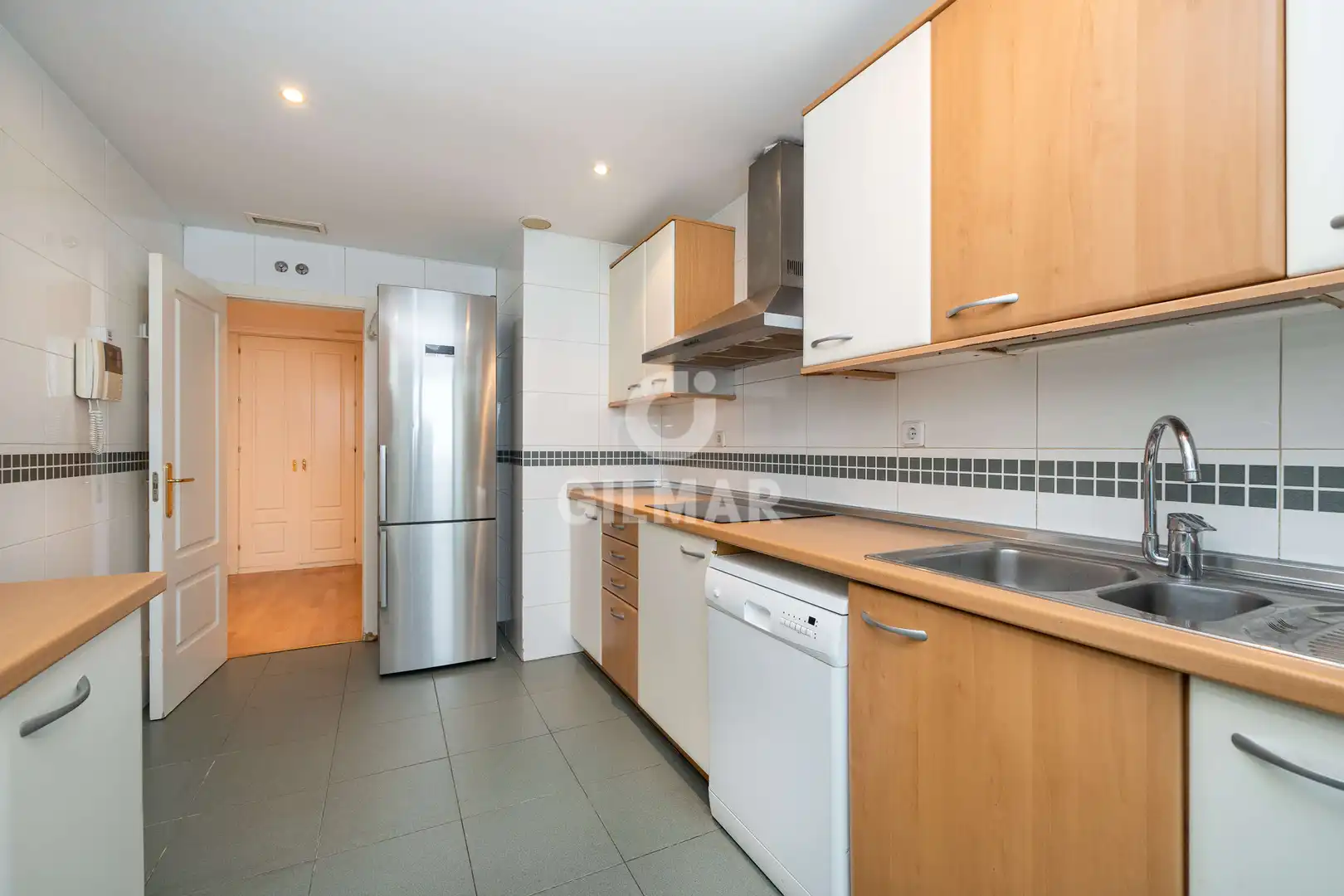 Kitchen of Flat for sale in Madrid  with Heating, Private garden and Storage room