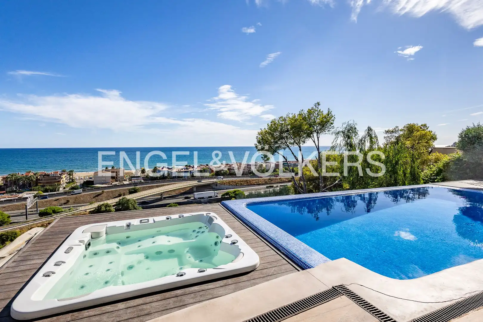 Villa avec terrasse à louer à Les Botigues de Sitges