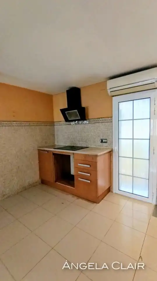 Cocina de Piso en venta en Ripollet con Calefacción, Parquet y Balcón
