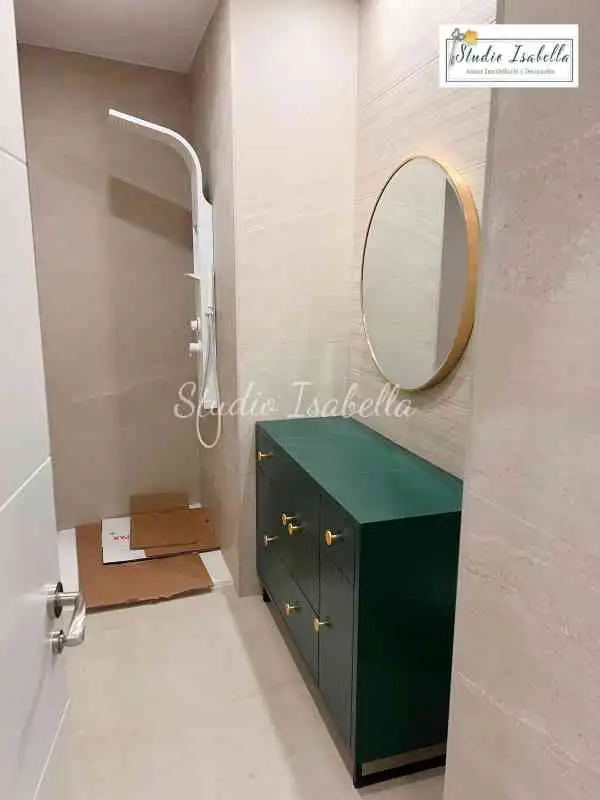 Bathroom of Flat for share in Toledo  with Air Conditioner, Heating and Furnished