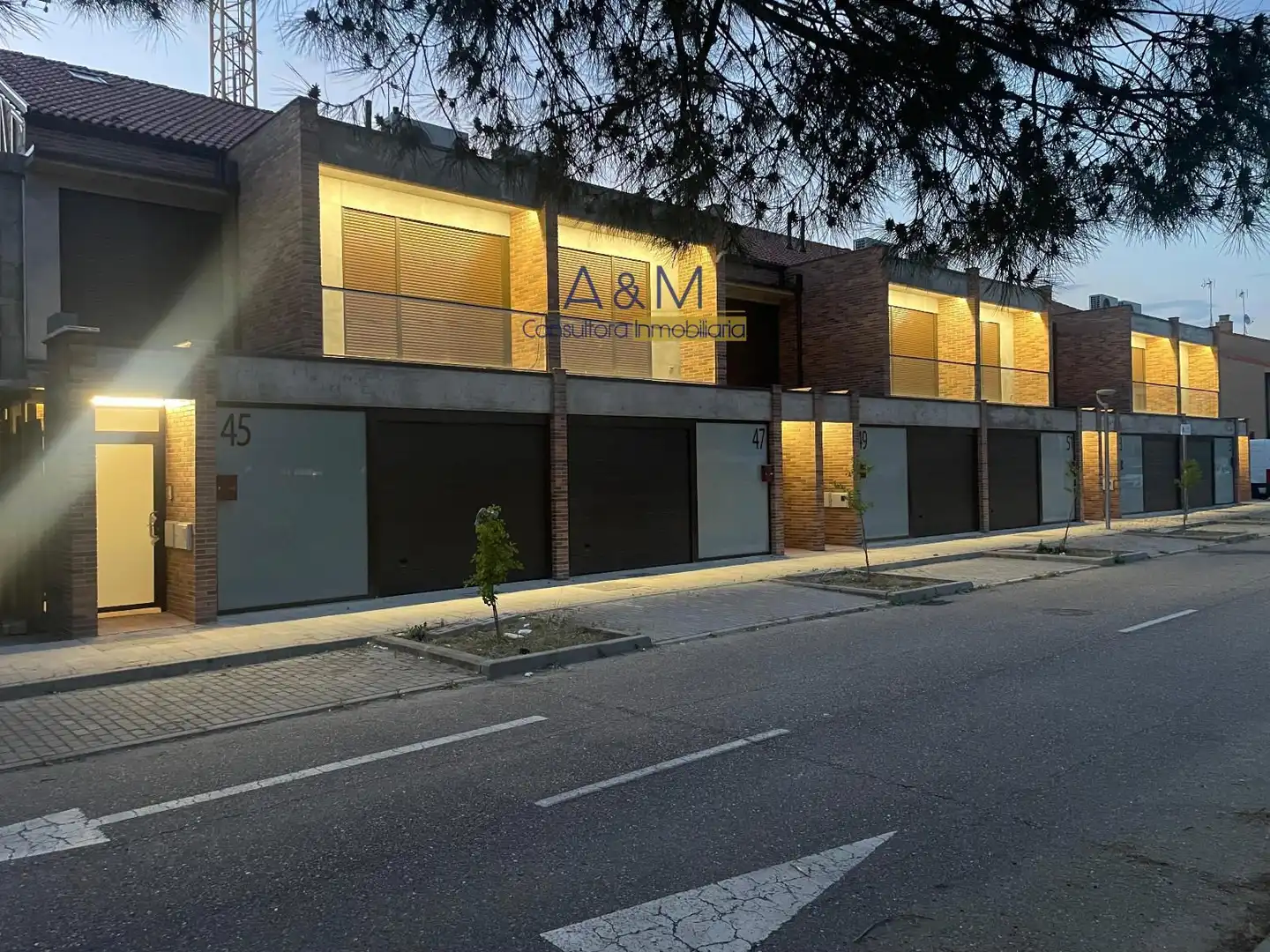 Vista exterior de Casa adosada en venta en Laguna de Duero con Calefacción, Jardín privado y Terraza