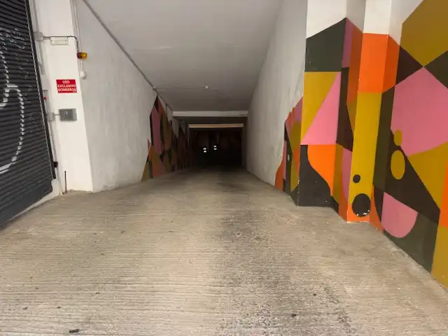 Garage zum Verkauf in Barcelona mit Alarm