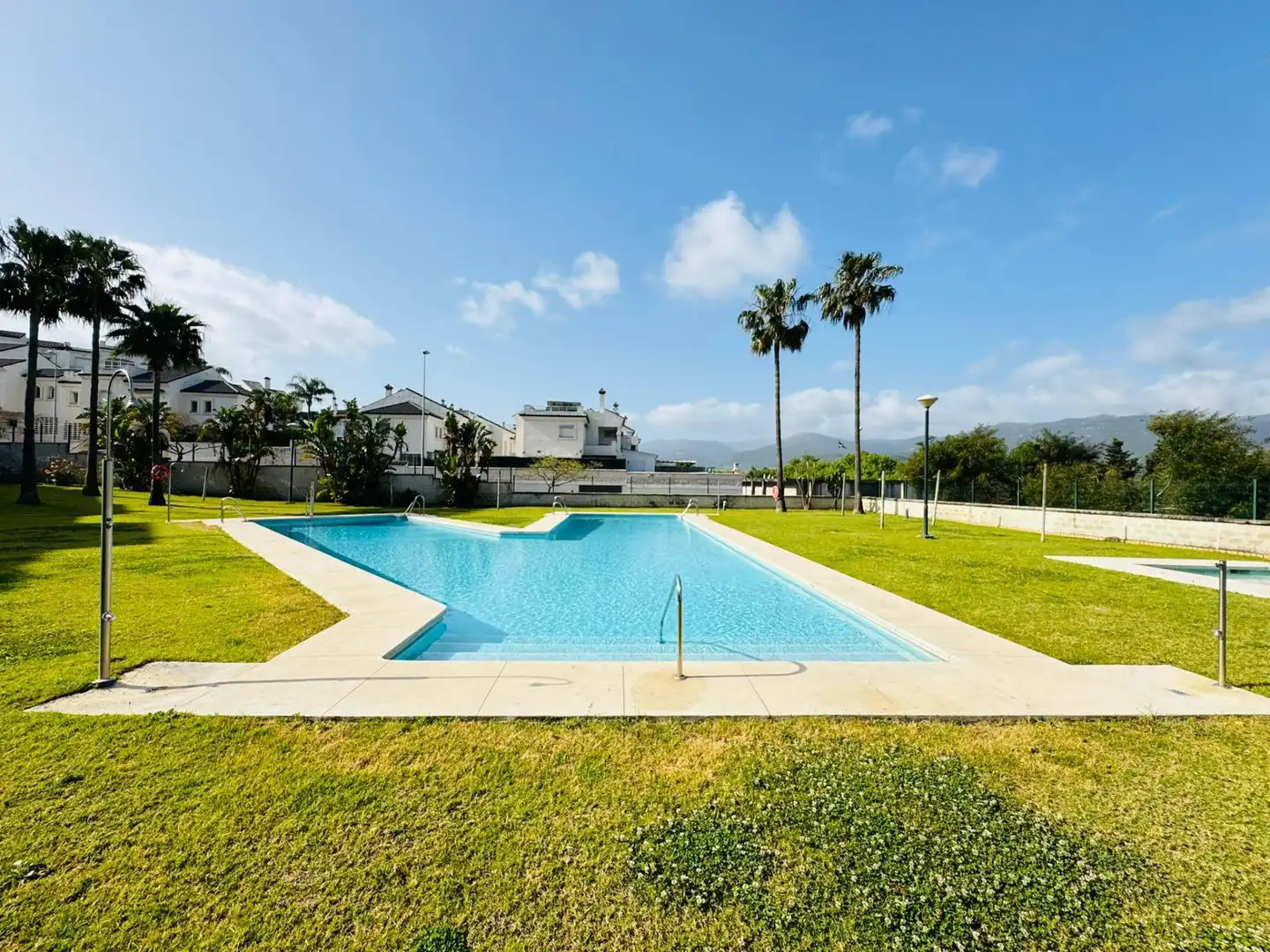 Exterior view of Ground floor for sale in Los Barrios  with Air Conditioner, Storage room and Community pool