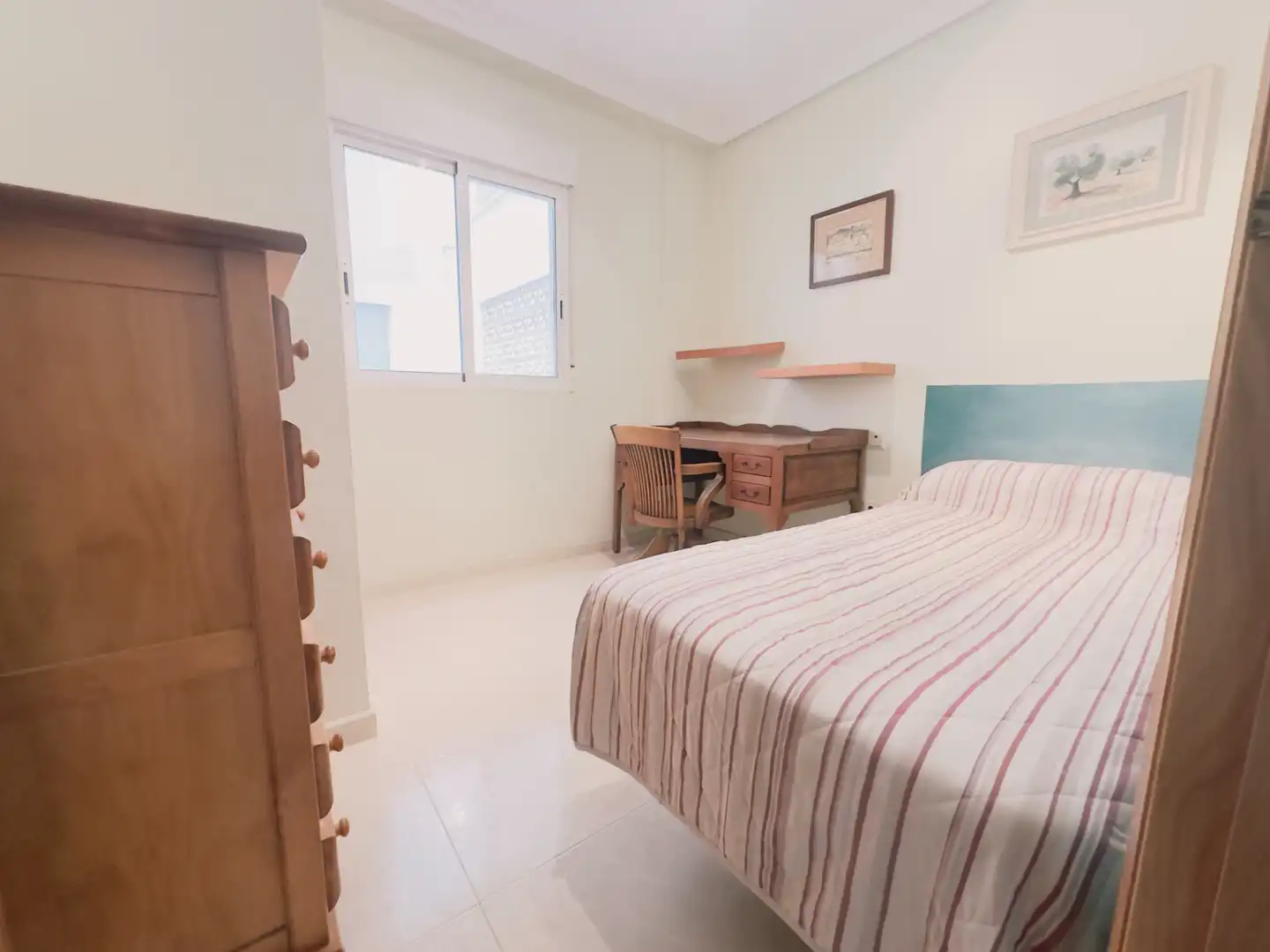 Habitación de Apartamento en venta en Elche / Elx con Aire acondicionado, Terraza y Amueblado