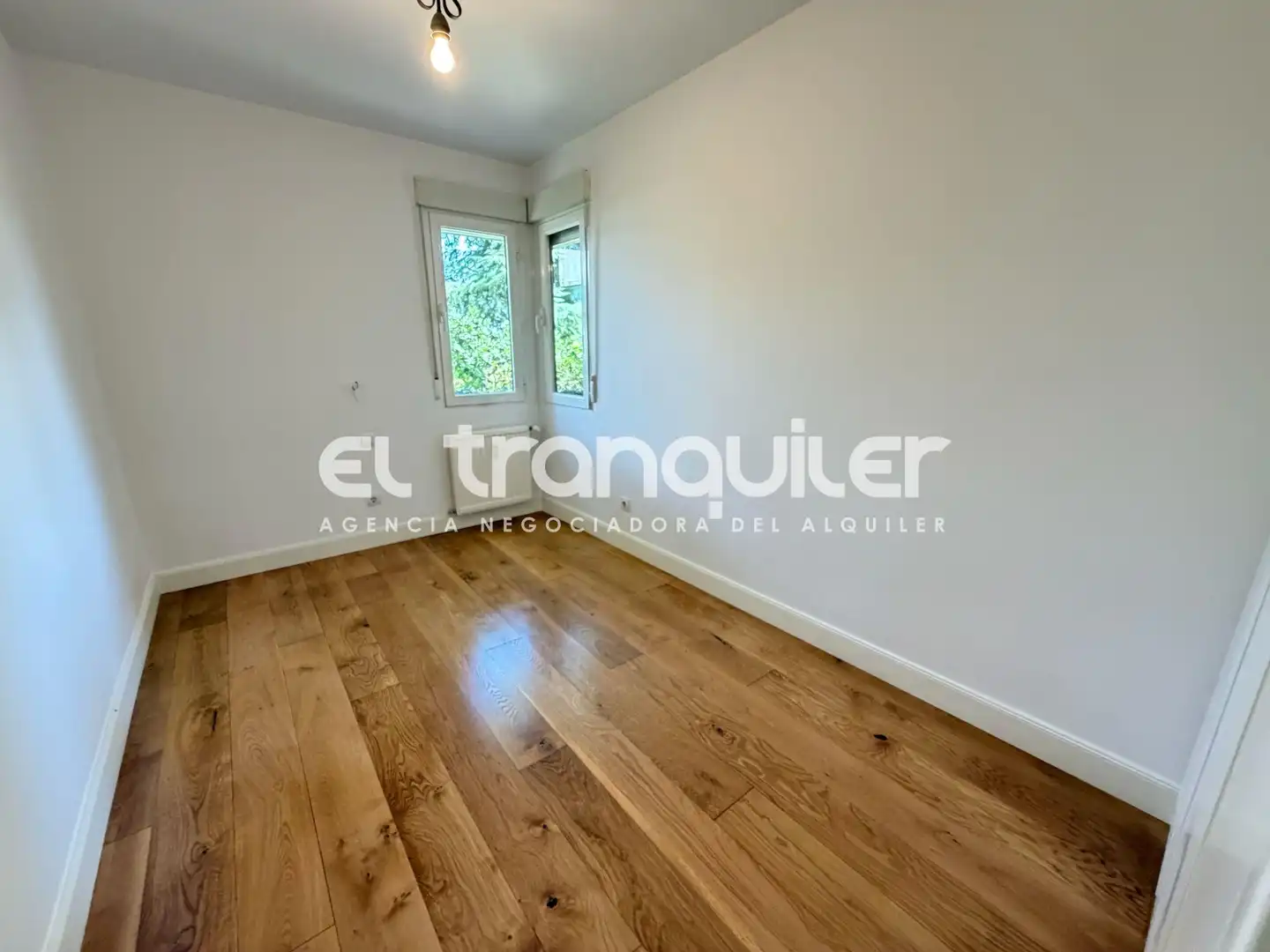 Schlafzimmer von Wohnung zur Miete in Las Rozas de Madrid mit Parkett, Abstellraum und Schwimmbad