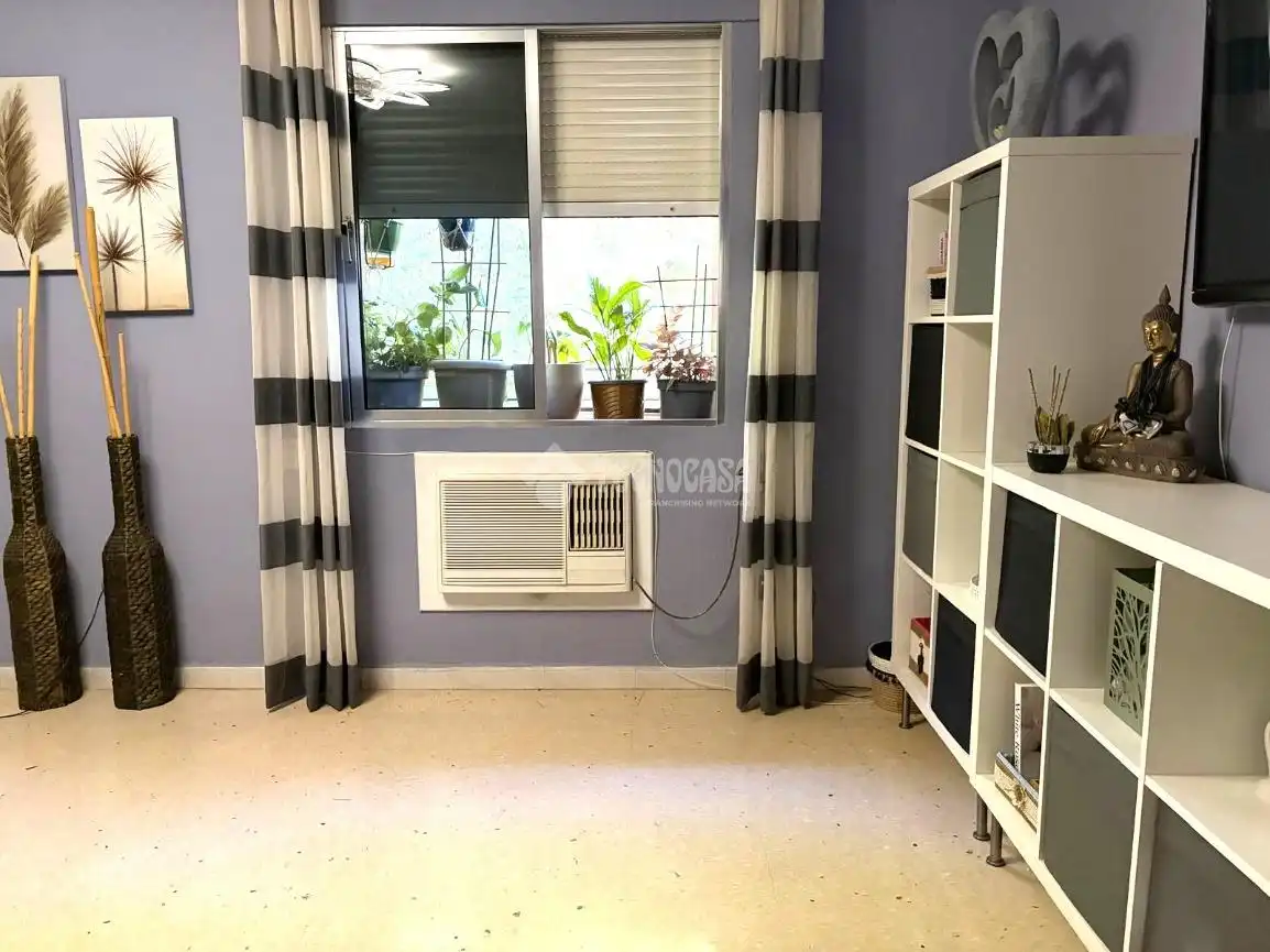 Bedroom of Flat for sale in Sevilla  with Air Conditioner