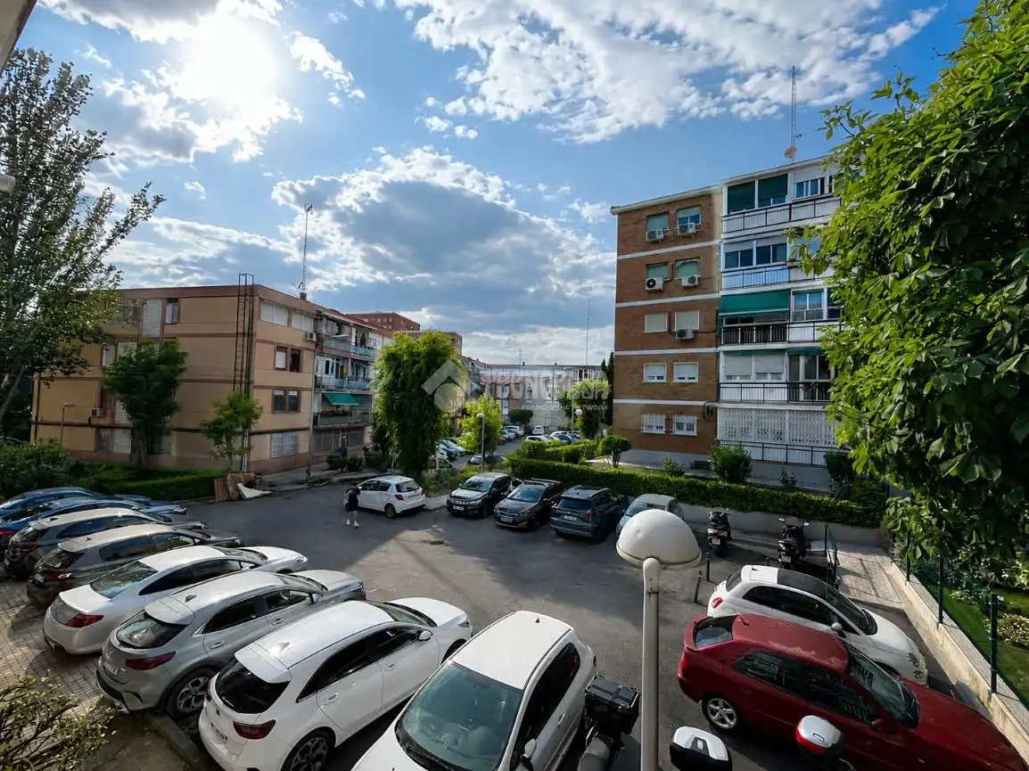 Parking de Piso en venta en Madrid con Aire acondicionado, Calefacción y Terraza