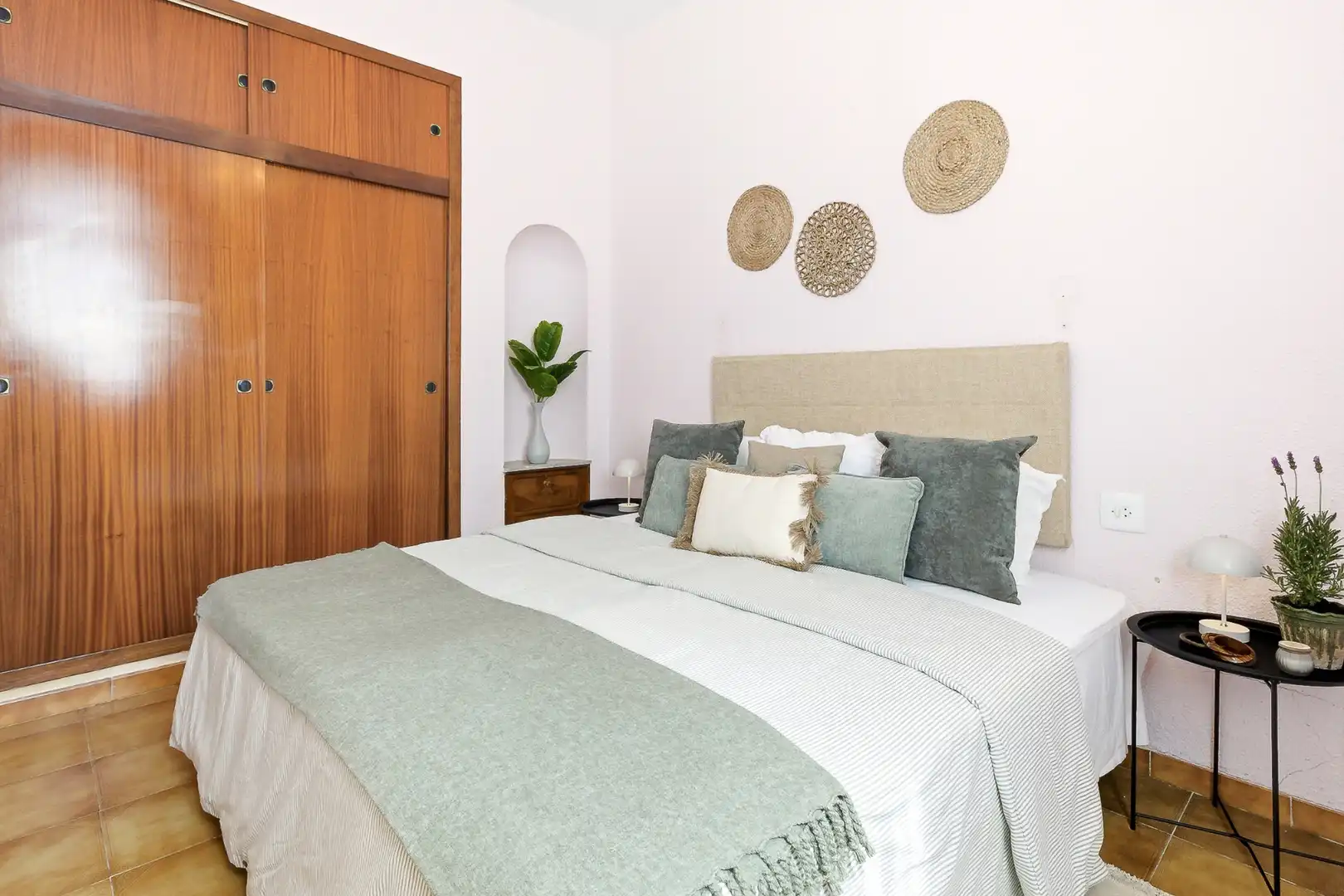 Habitación de Casa adosada en venta en Navajas con Aire acondicionado, Calefacción y Jardín privado