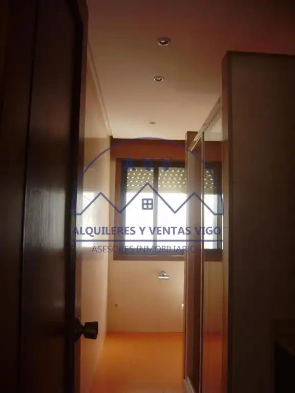 Piso de alquiler en Vigo  con Parquet