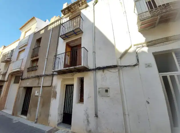 Vista exterior de Finca rústica en venda en Alcalà de Xivert amb Balcó