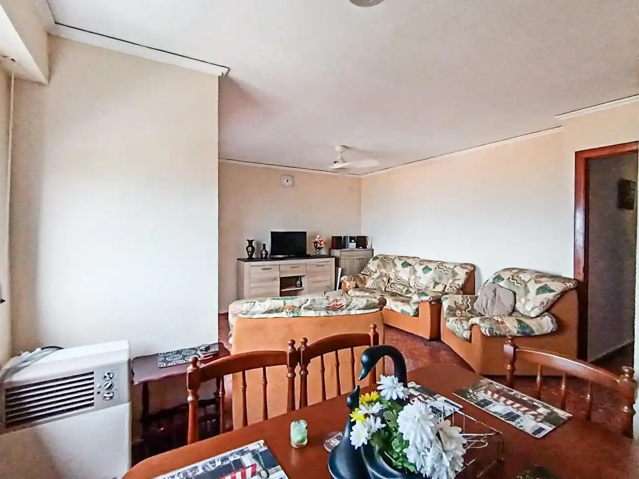 Sala d'estar de Apartament en venda en Miramar amb Terrassa, Moblat i Piscina comunitària