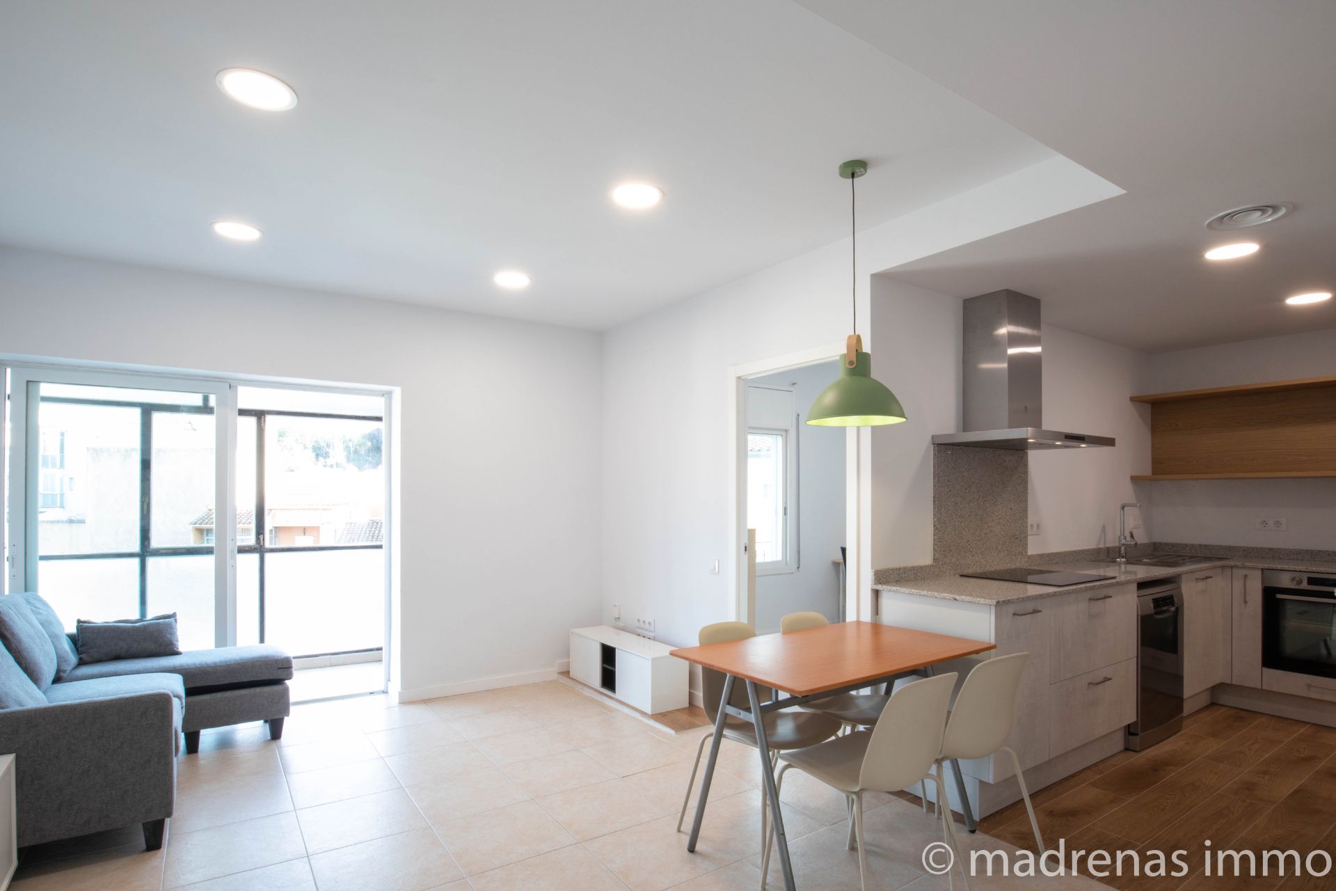 Living room of Flat to rent in Girona Capital  with Air Conditioner, Heating and Furnished