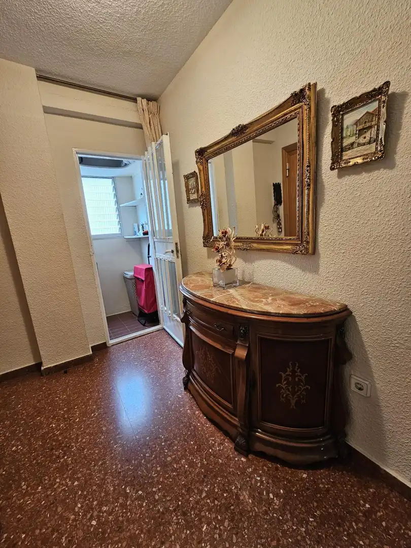 Flat for sale in Valencia  with Air Conditioner, Furnished and Balcony