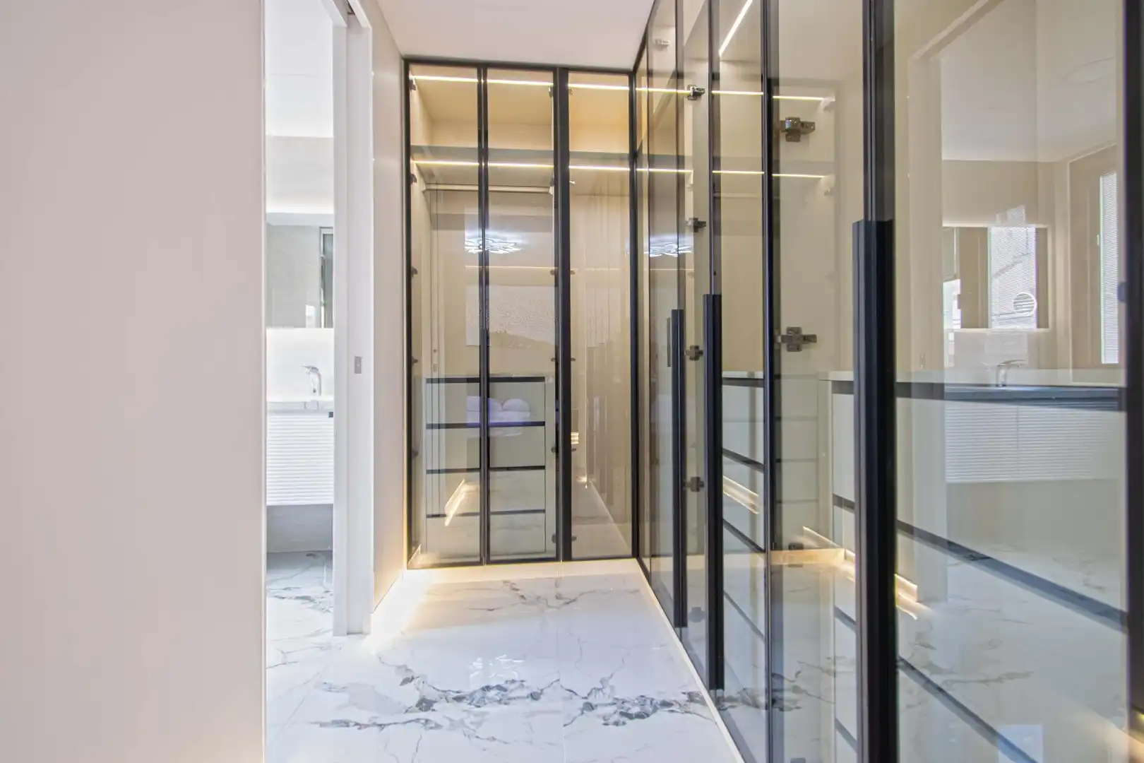 Flat for sale in Sevilla  with Air Conditioner, Heating and Furnished
