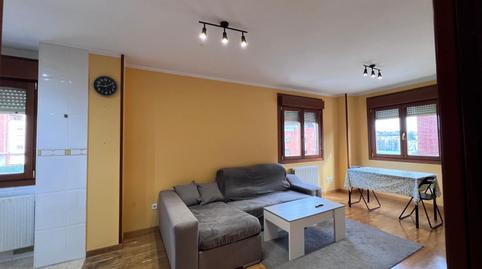 Foto 3 de Piso de alquiler en Calle Proaza, Las Campas, Oviedo