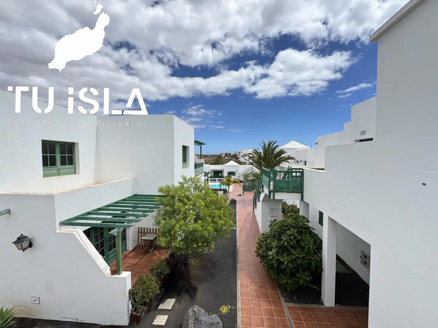 Vista exterior de Piso en venta en Teguise con Terraza y Piscina comunitaria