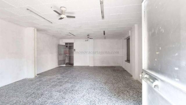 Local comercial en Alquiler en Barrio de la Concepción