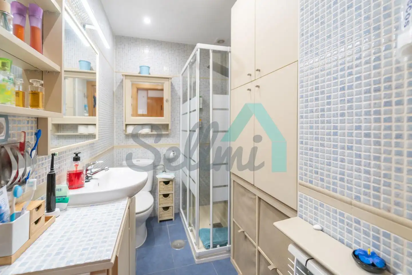 Baño de Ático en venta en Oviedo  con Calefacción, Parquet y Terraza