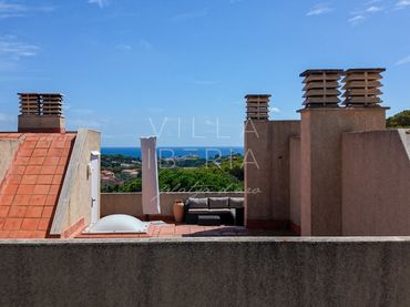 Maison mitoyenne avec piscine à vendre à Calle Manel Carrasco Formiguera 9