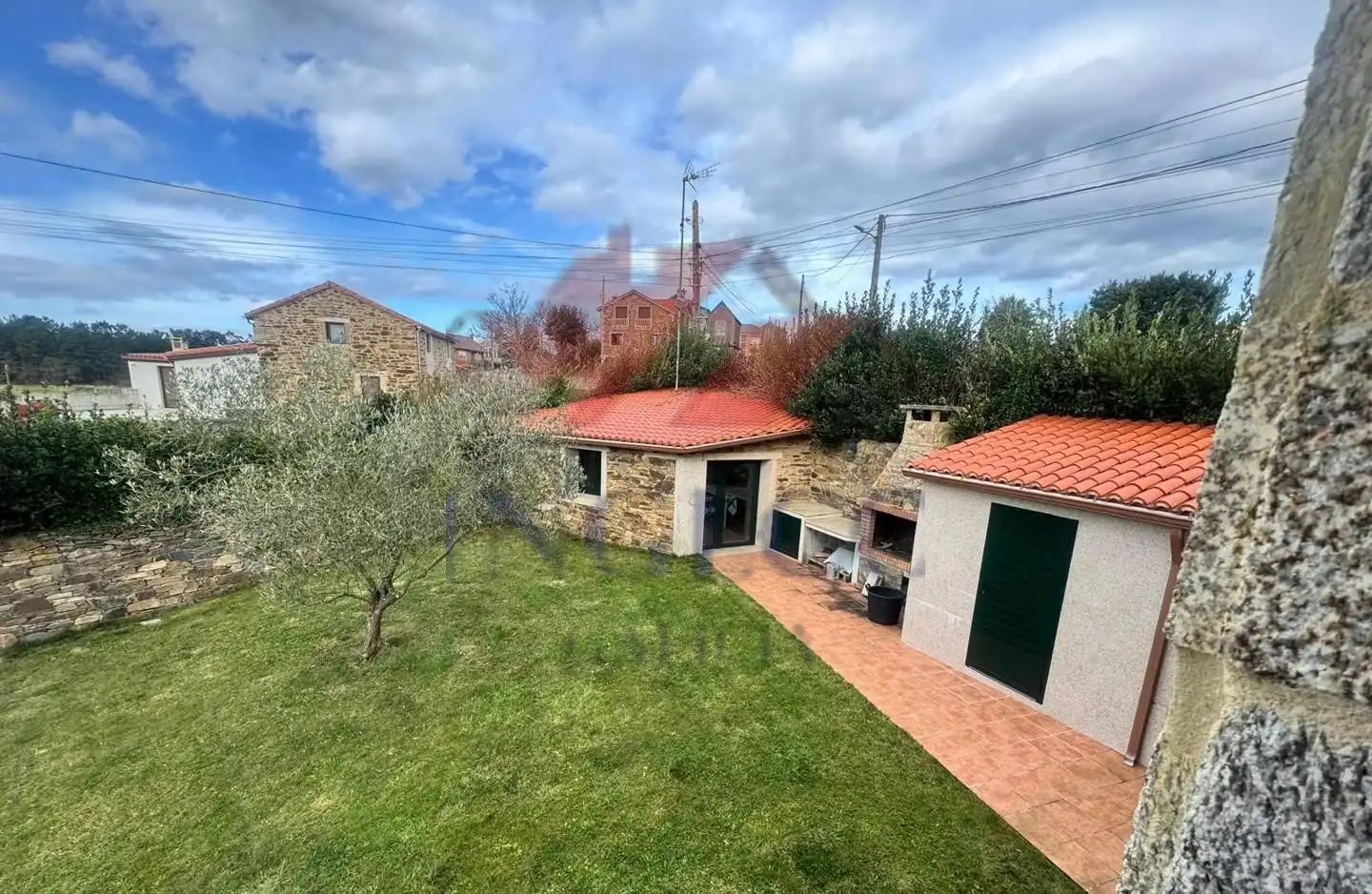 Casa rústica amb terrassa en venda a Leduzo, imagen 56
