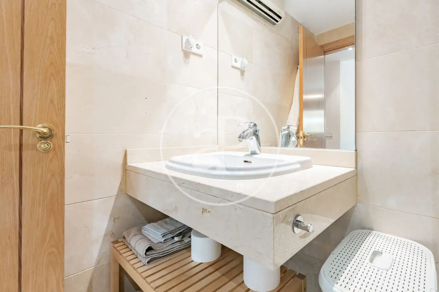 Badezimmer von Wohnung zum Verkauf in Madrid mit Klimaanlage, Heizung und Privatgarten