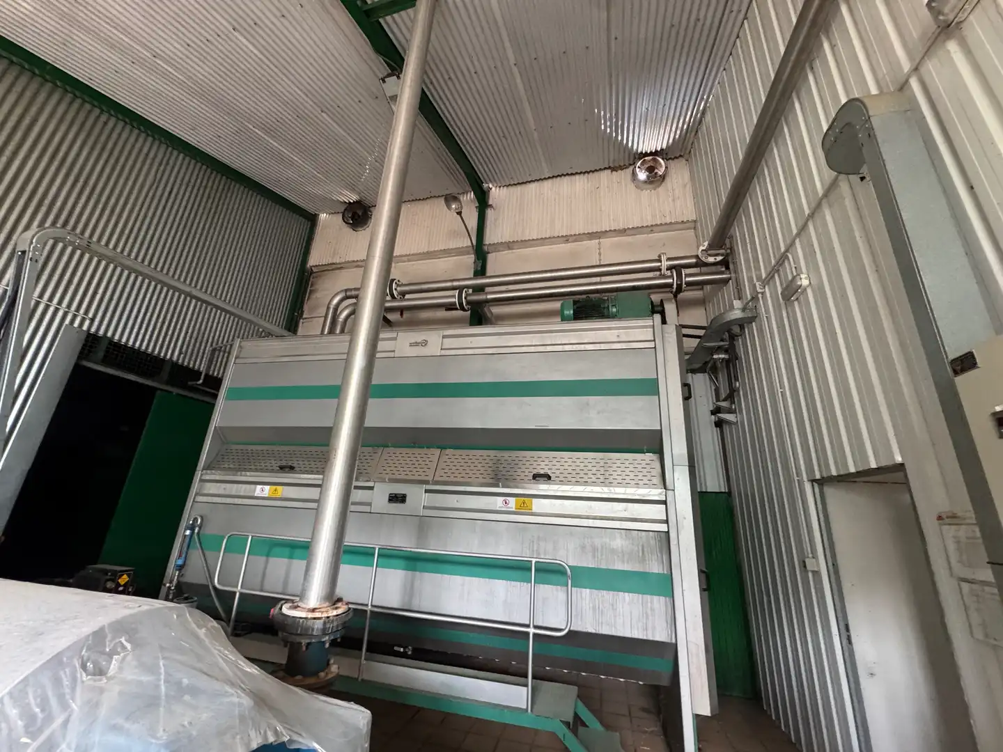 Vista exterior de Nave industrial en venta en Cehegín con Calefacción y Alarma