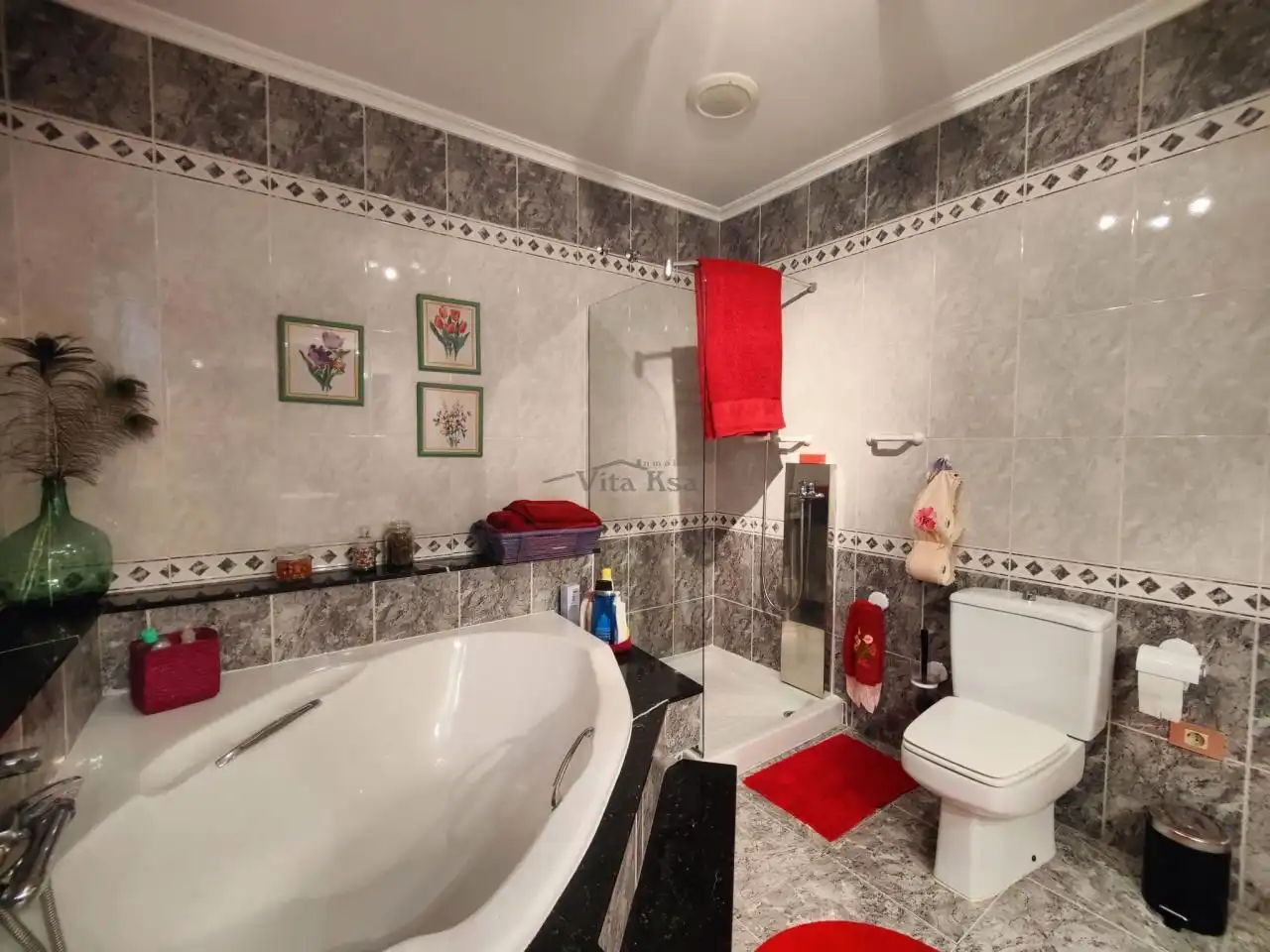 Bathroom of Houses for sale in Ourense Capital   with Heating, Private garden and Swimming Pool