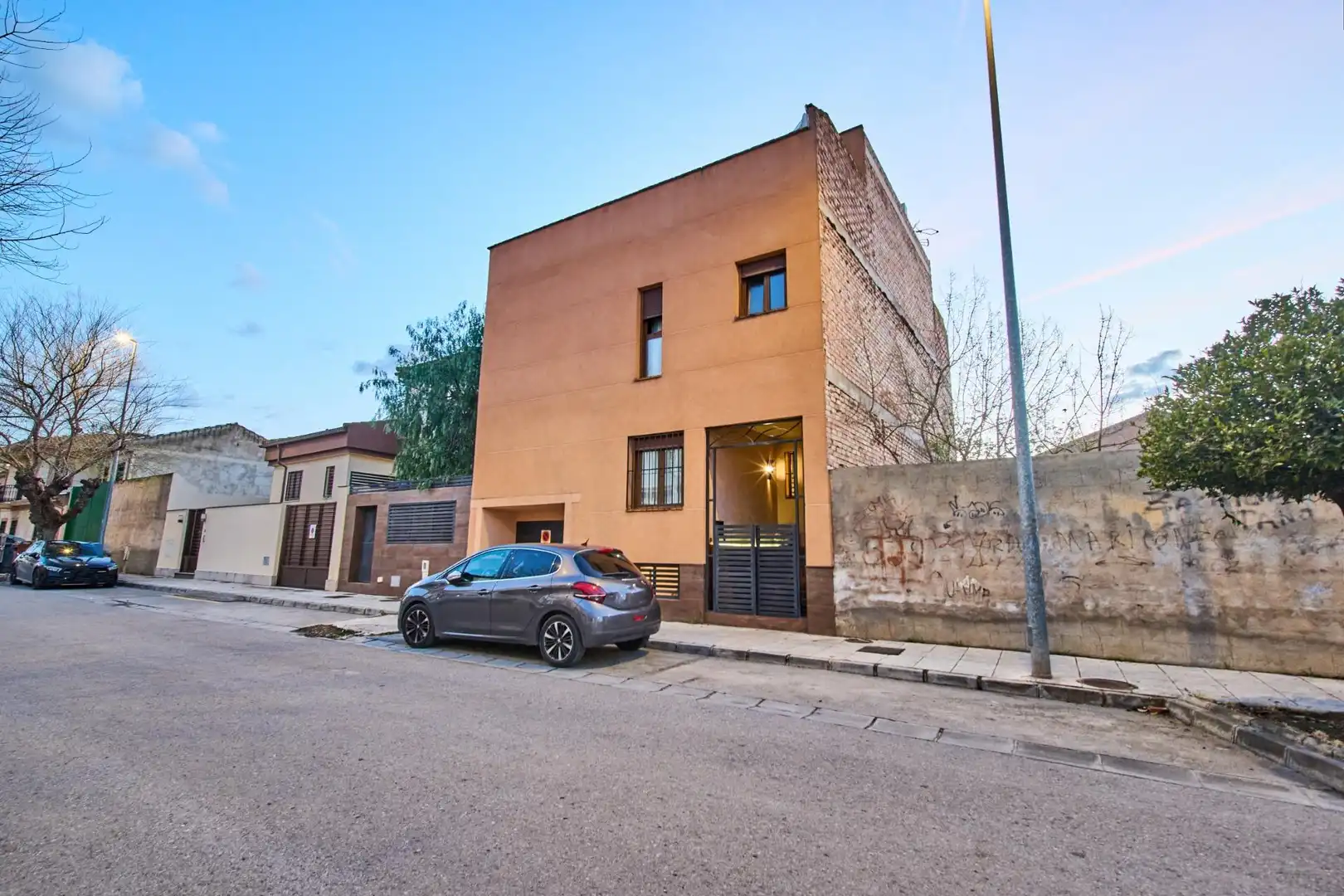 Vista exterior de Casa o chalet en venta en Santa Fe con Aire acondicionado, Calefacción y Piscina