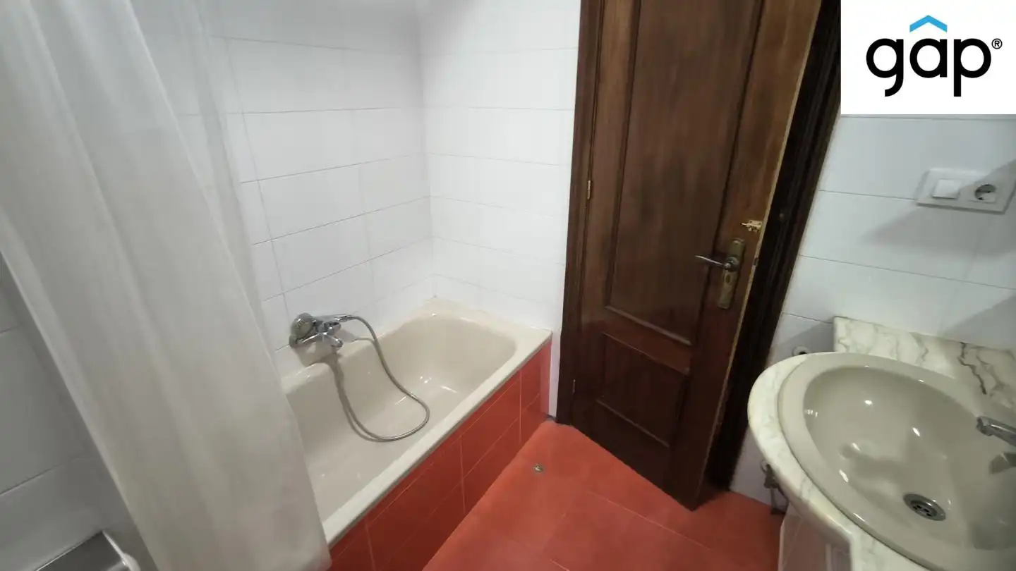 Bathroom of Flat for sale in Cuenca  with Air Conditioner, Heating and Terrace