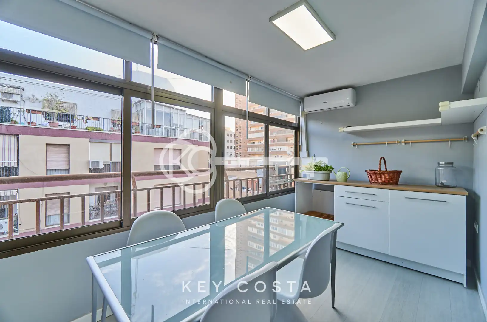 Cuina de Àtic en venda en Alicante / Alacant amb Aire condicionat, Terrassa i Moblat