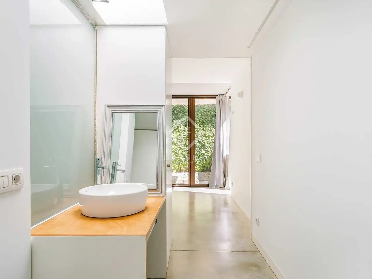 Bany de Casa o xalet en venda en Sant Cugat del Vallès amb Aire condicionat, Calefacció i Jardí privat