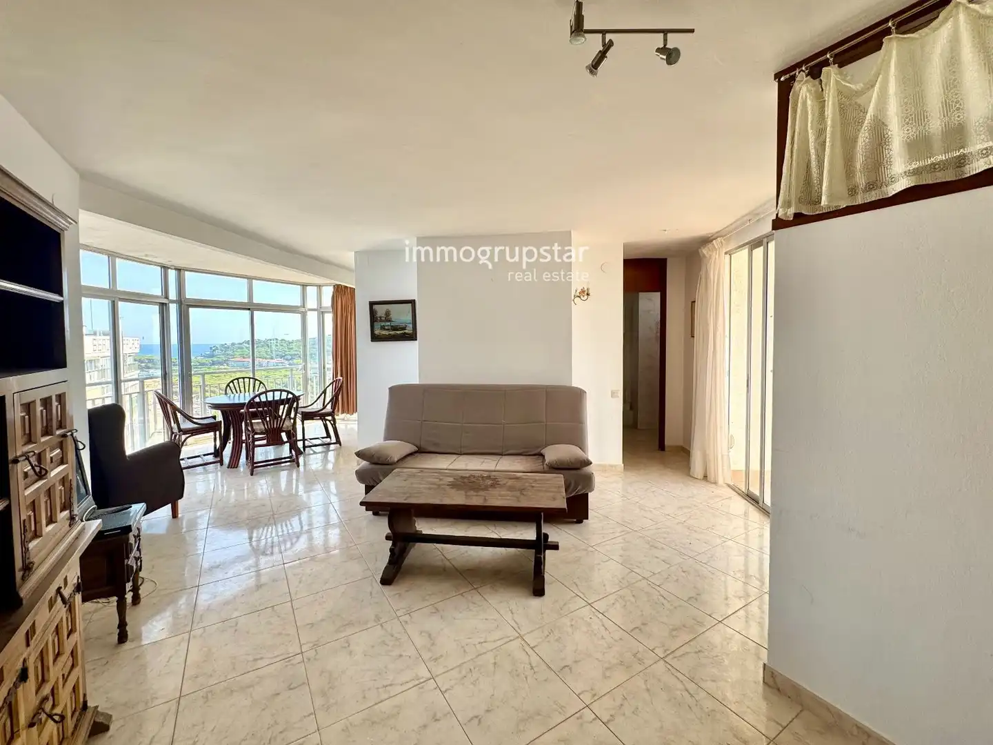 Sala de estar de Piso en venta en Castell d'Aro, Platja d'Aro i s'Agaró con Terraza y Balcón