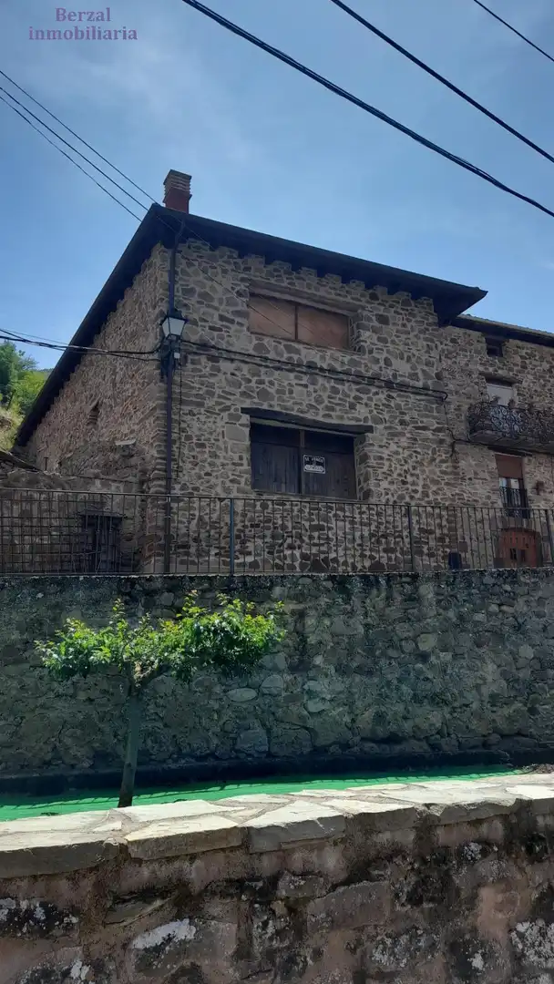 Vista exterior de Casa o xalet en venda en Viniegra de Abajo
