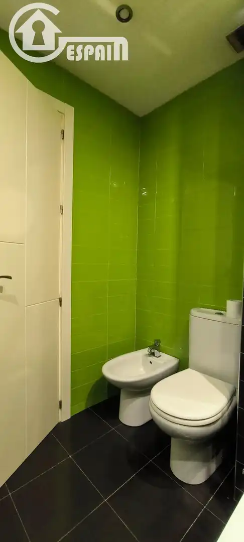 Baño de Piso en venta en Madrid con Aire acondicionado, Calefacción y Parquet