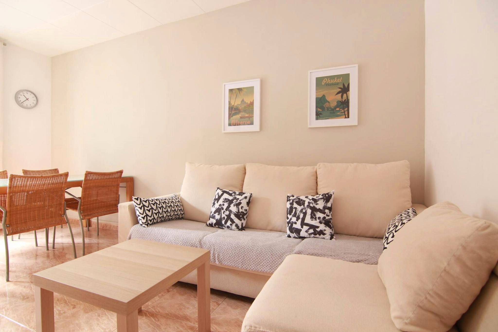 Sala de estar de Piso de alquiler en  Barcelona Capital con Aire acondicionado, Calefacción y Amueblado