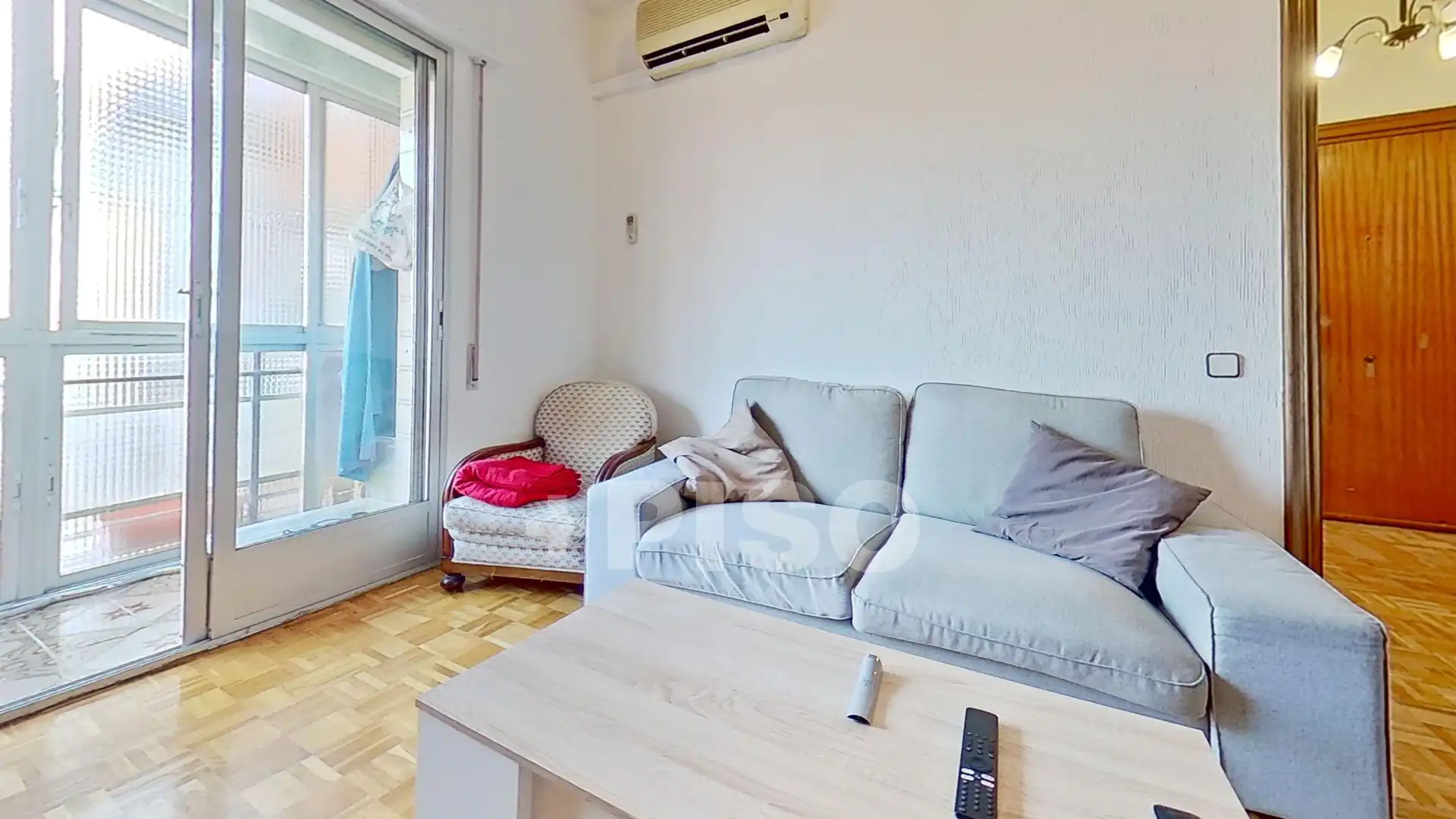 Living room of Flat for sale in Madrid  with Air Conditioner, Heating and Parquet flooring
