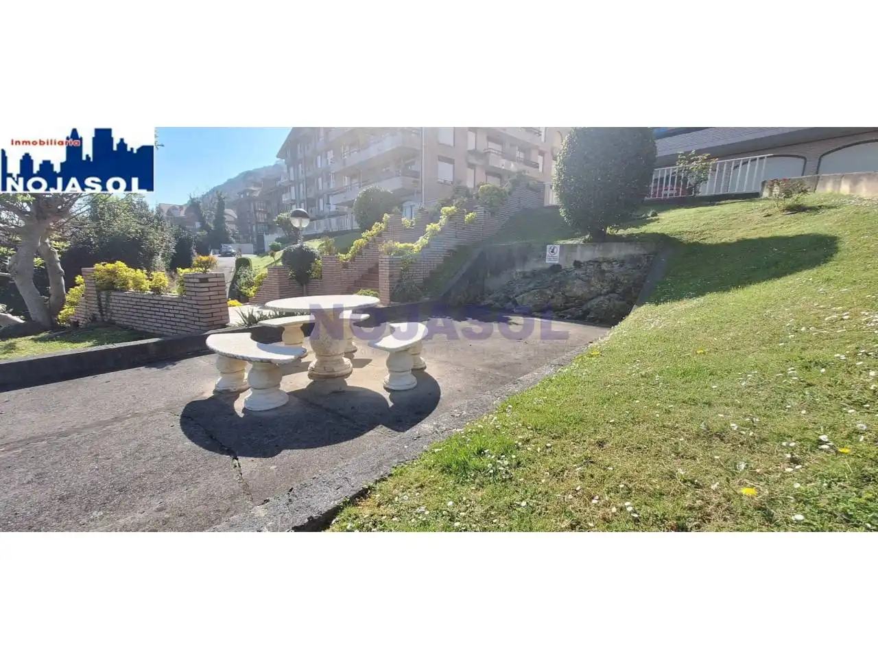Jardí de Apartament de lloguer en Noja amb Calefacció, Terrassa i Moblat