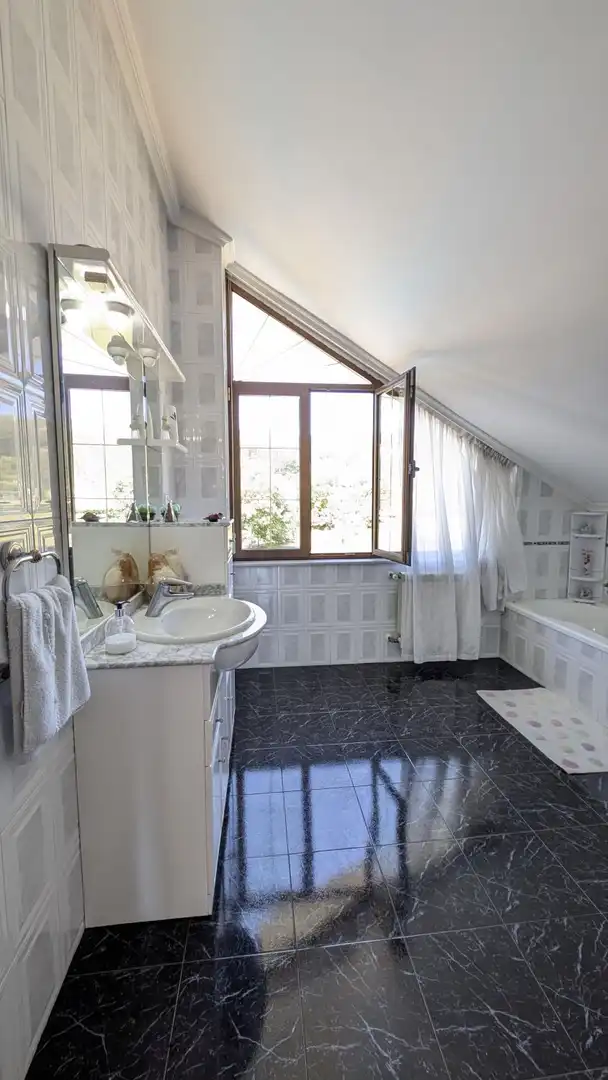 Bathroom of Houses for sale in Los Corrales de Buelna   with Heating, Private garden and Terrace