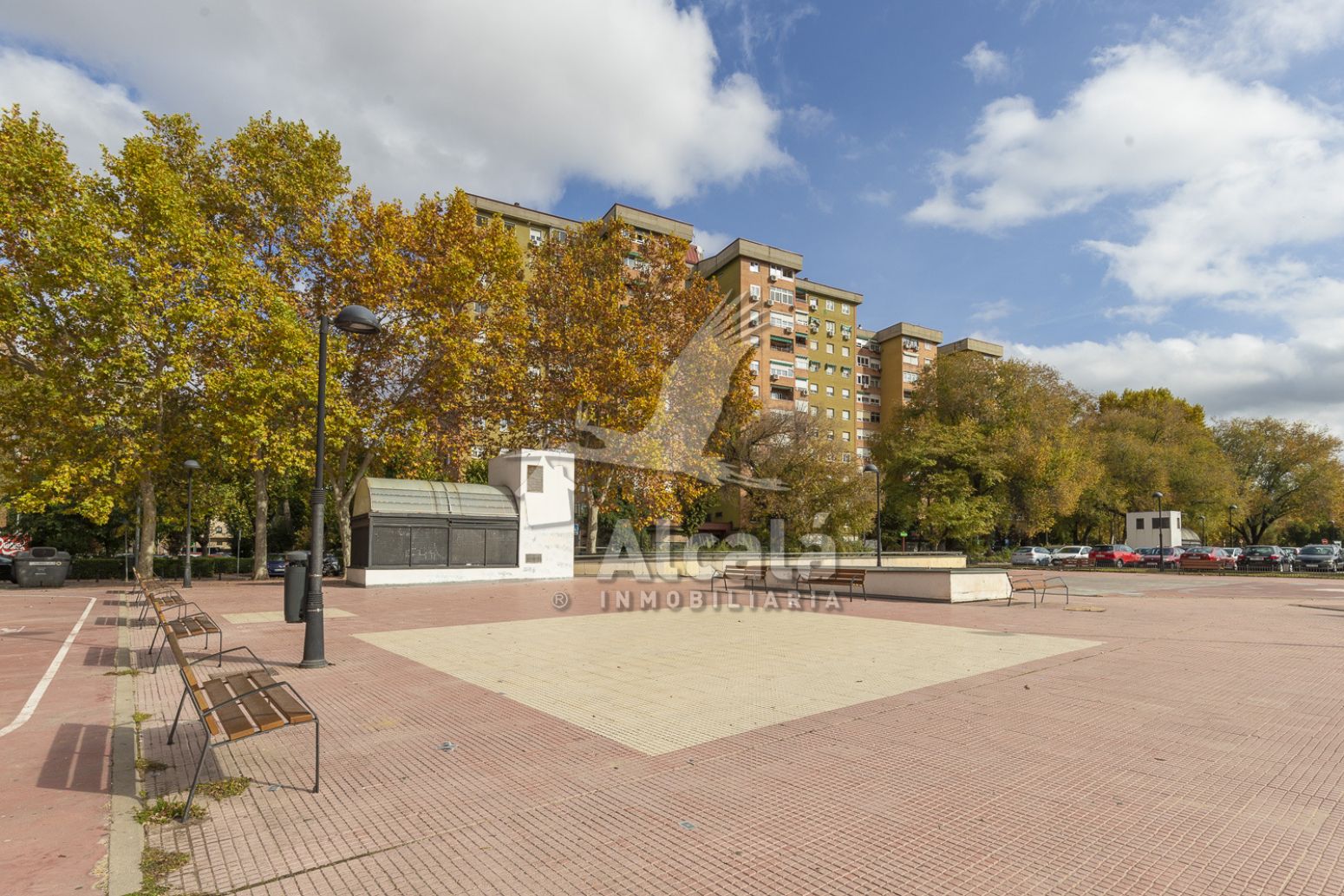Exterior view of Garage for sale in Alcalá de Henares