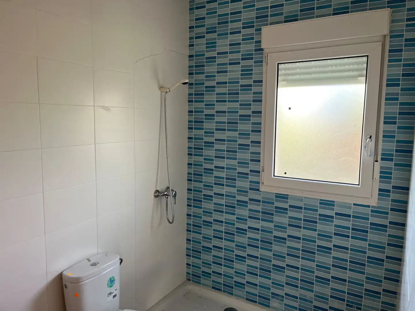 Bathroom of Houses for sale in Sanchidrián  with Private garden and Terrace