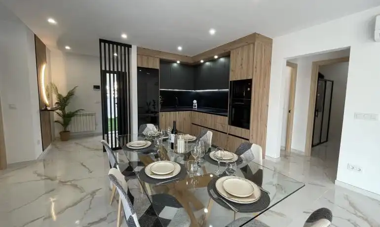 Cuina de Casa o xalet en venda en Roses amb Calefacció, Jardí privat i Terrassa