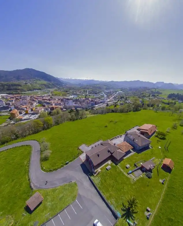 Vista exterior de Edificio en venta en Parres, Asturias