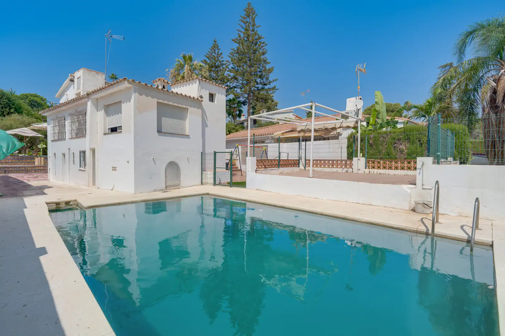 Piscina de Casa o chalet en venta en Marbella con Jardín privado, Terraza y Piscina